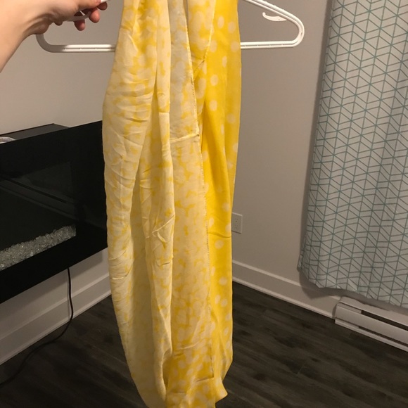 Foulards - Picture 8 of 8